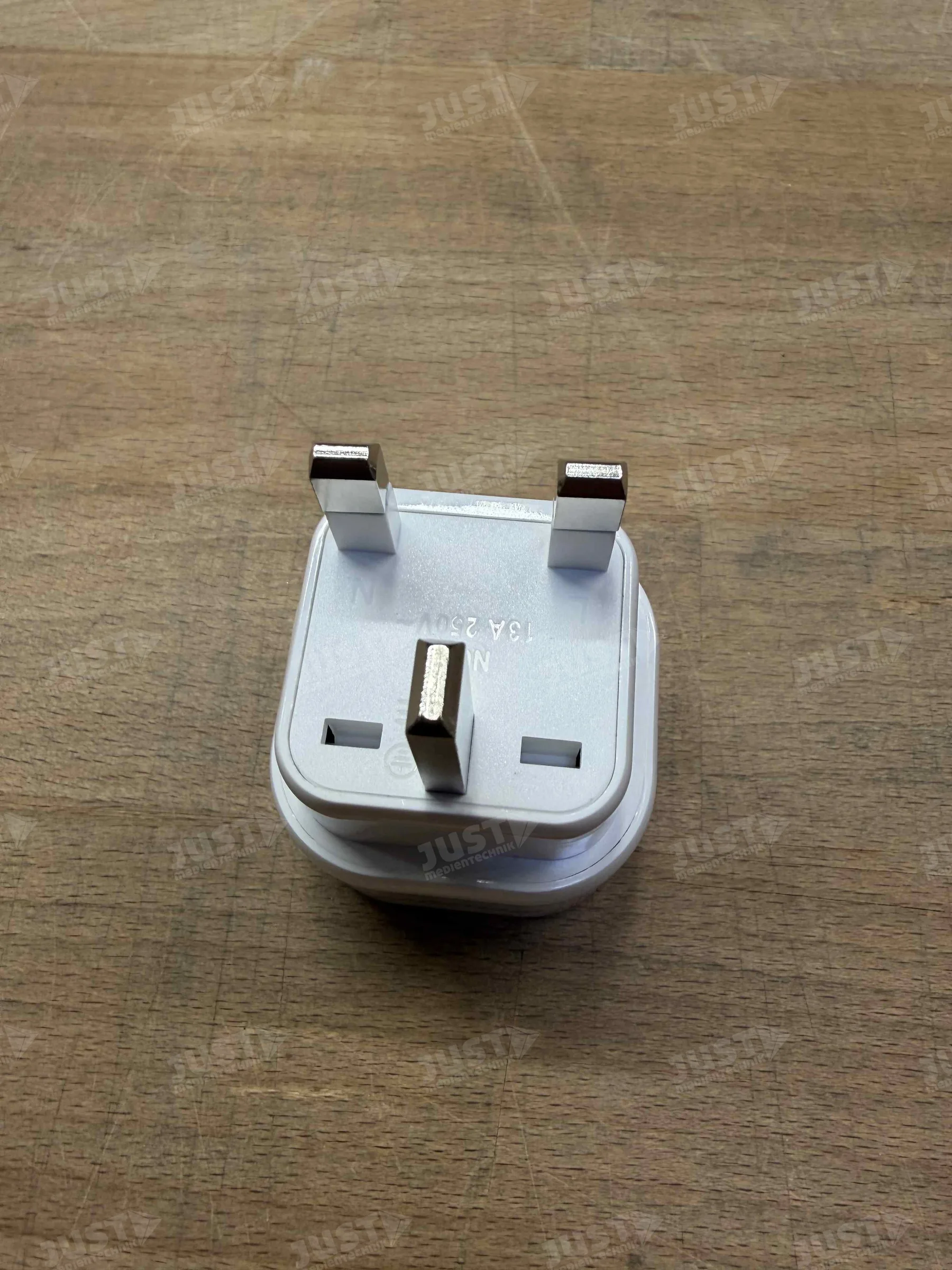 Reiseadapter Schuko auf Typ G, max 13A